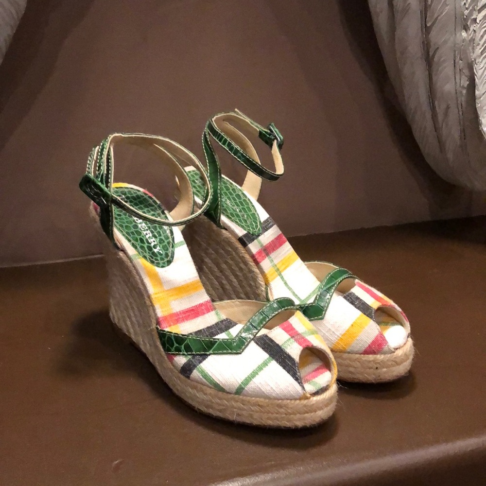 Never worn BURBERRY wedges
